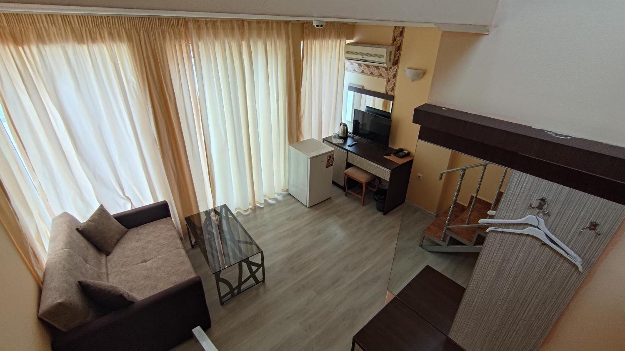 Otel Lotos 3*
