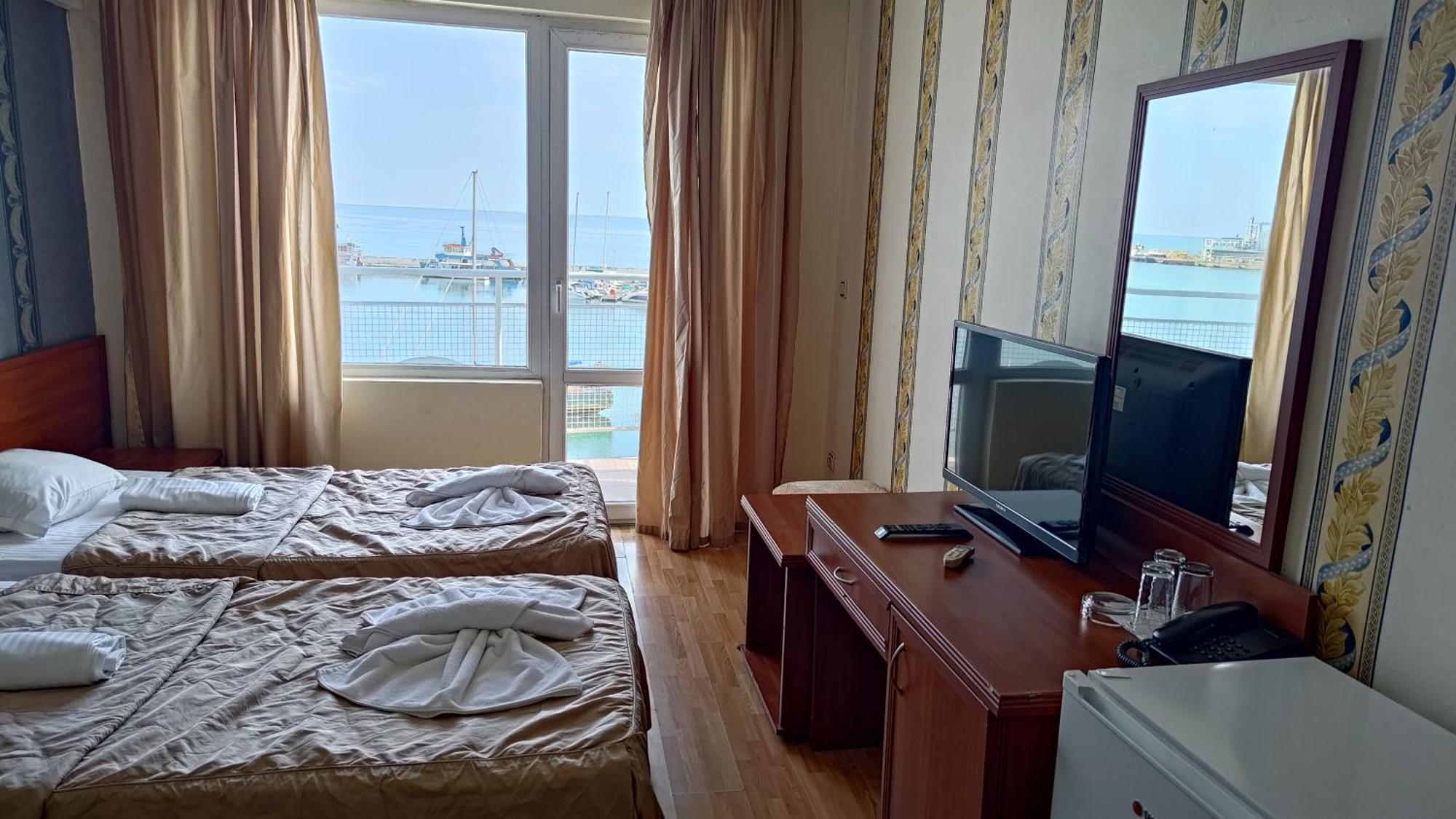 Hotel Lotos