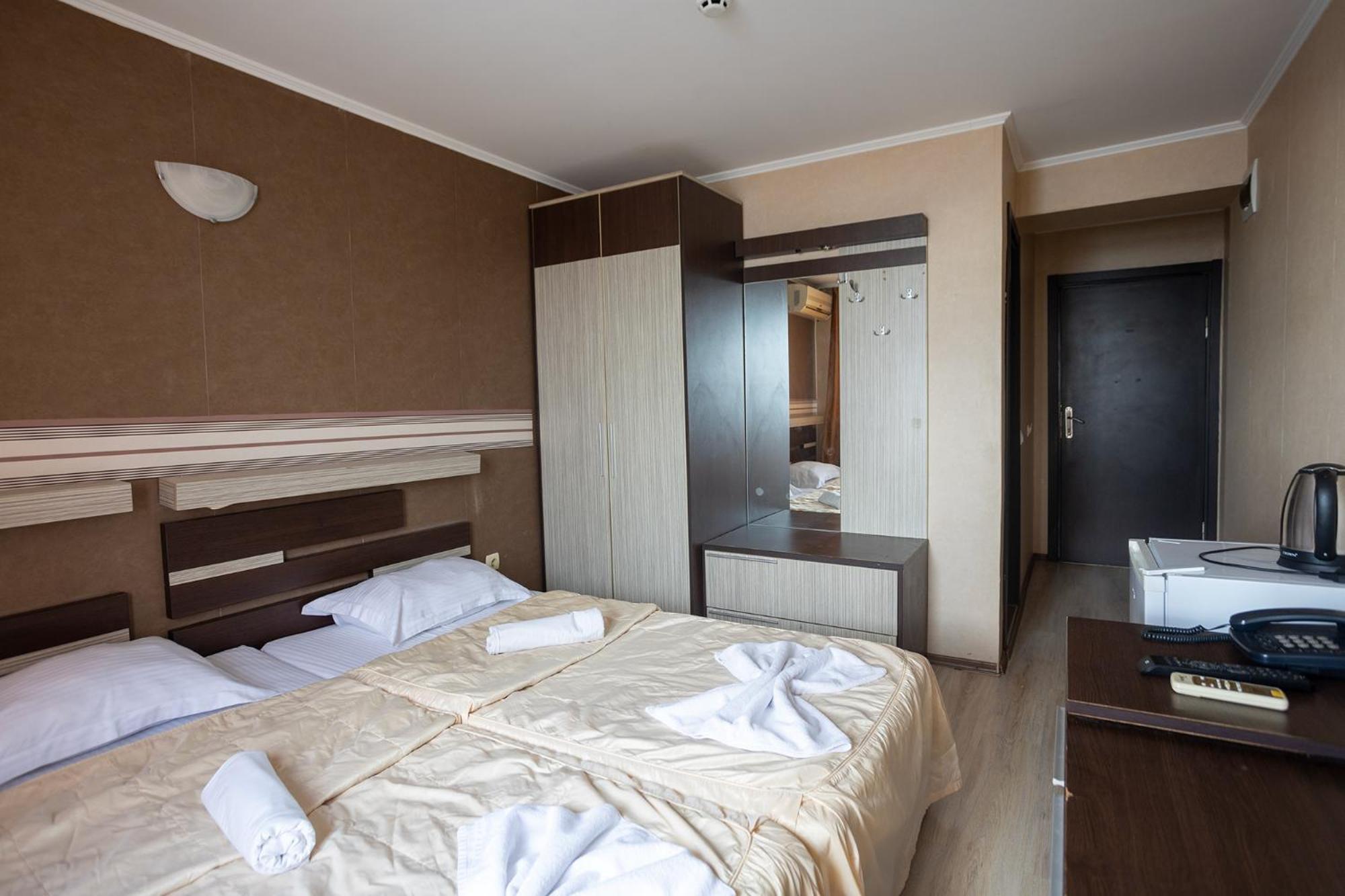 Otel Lotos 3*