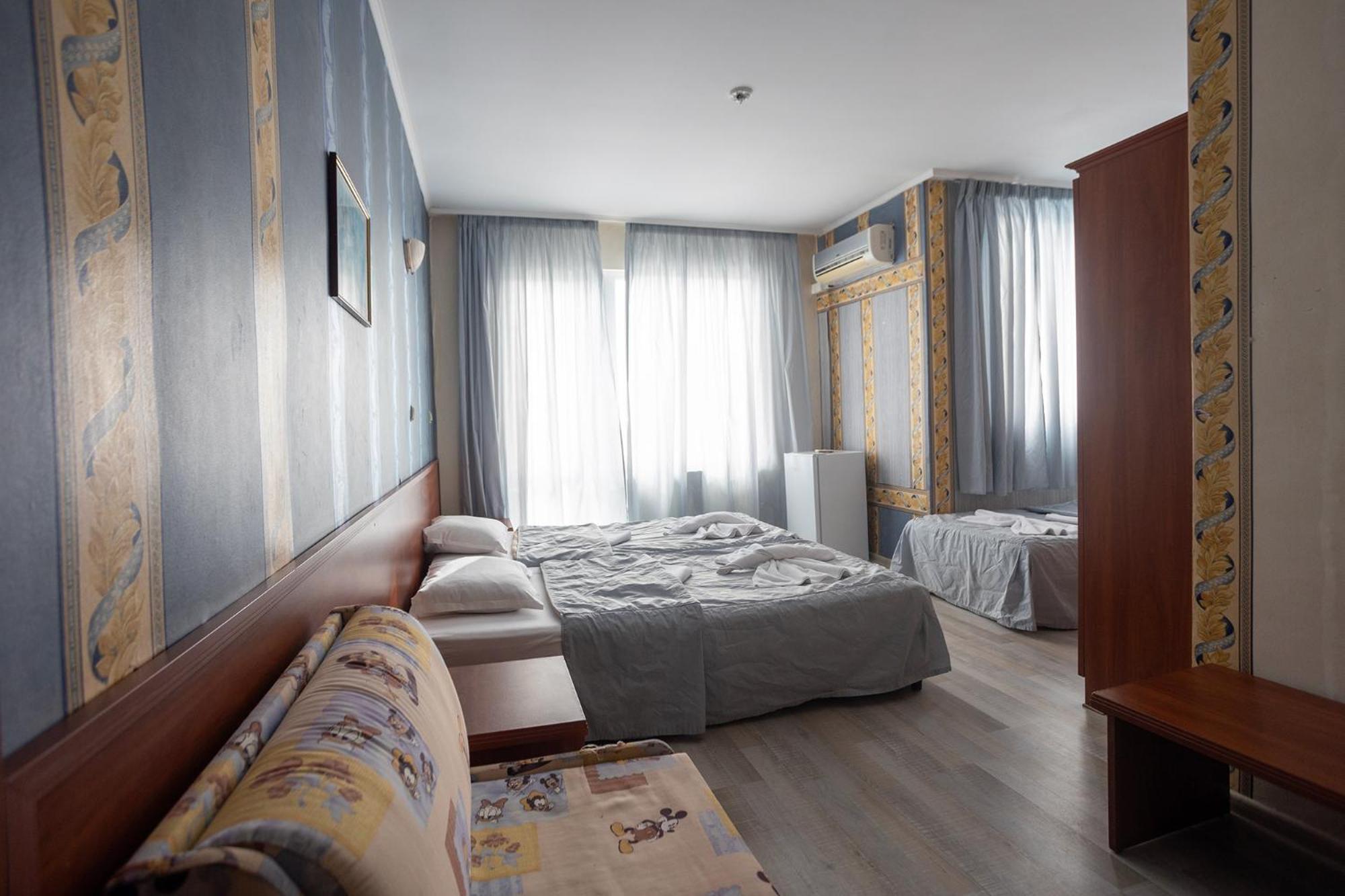 Lotos Hotel 3*